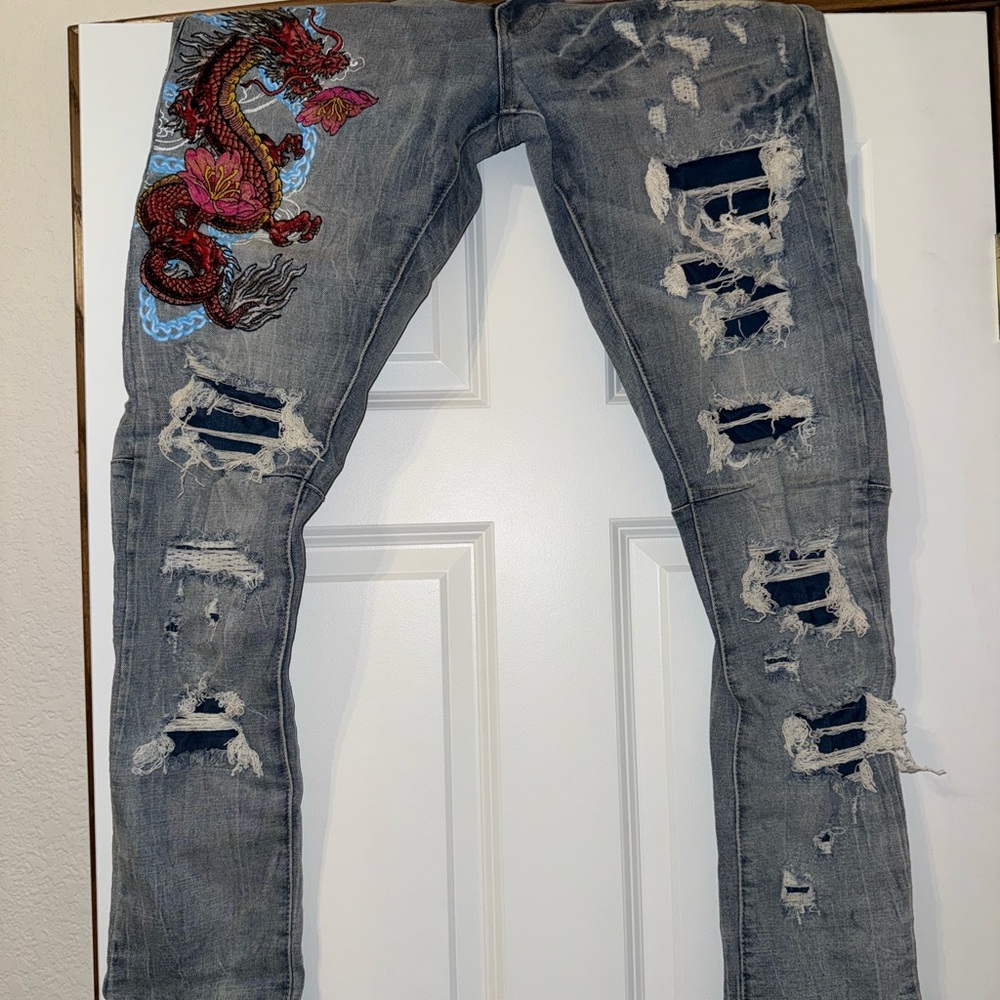 Distressed Smoke Rise Jeans with Dragon Embroidery